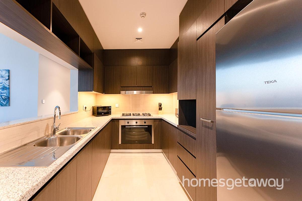 Homesgetaway - Sophisticated 3br With Maids In Downtown Dubai