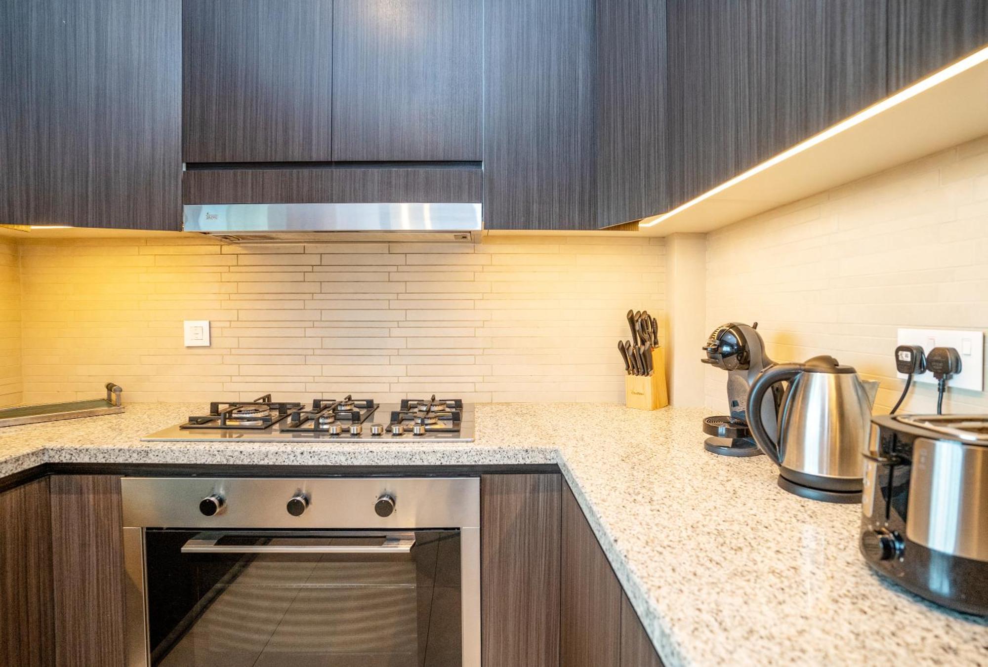 Homesgetaway - Sophisticated 3br With Maids In Downtown *