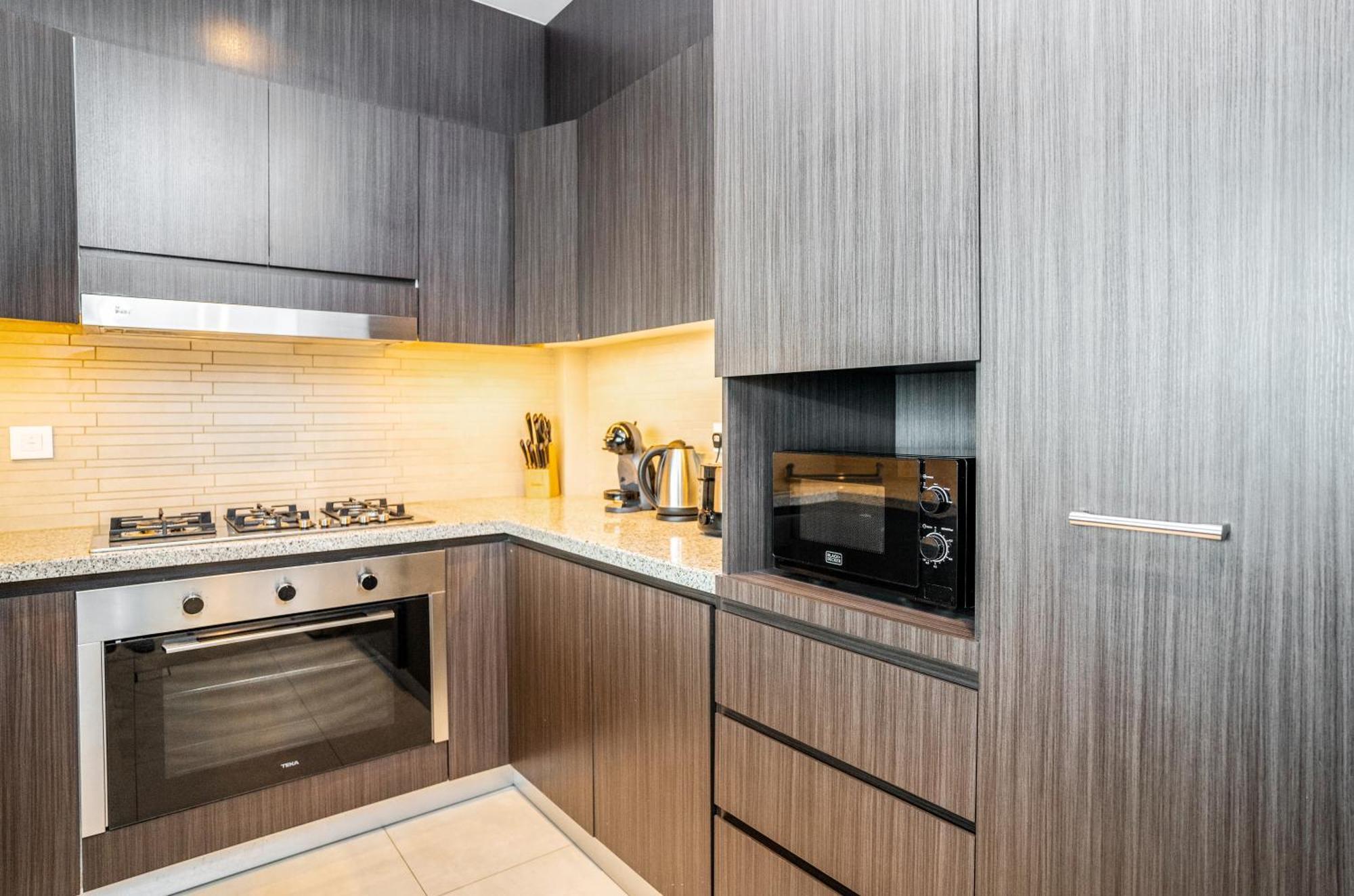 Homesgetaway - Sophisticated 3br With Maids In Downtown *