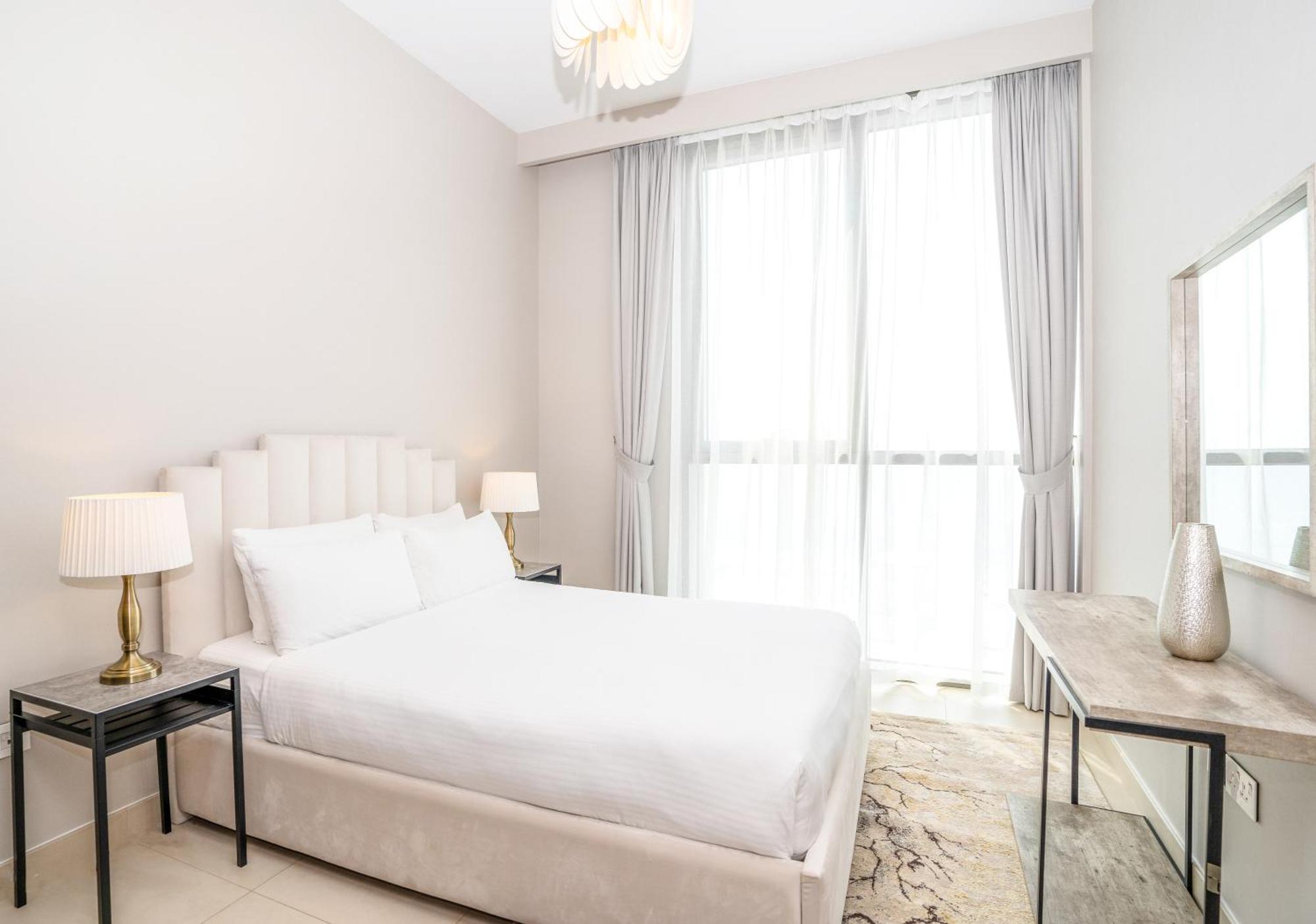 Homesgetaway - Sophisticated 3br With Maids In Downtown *