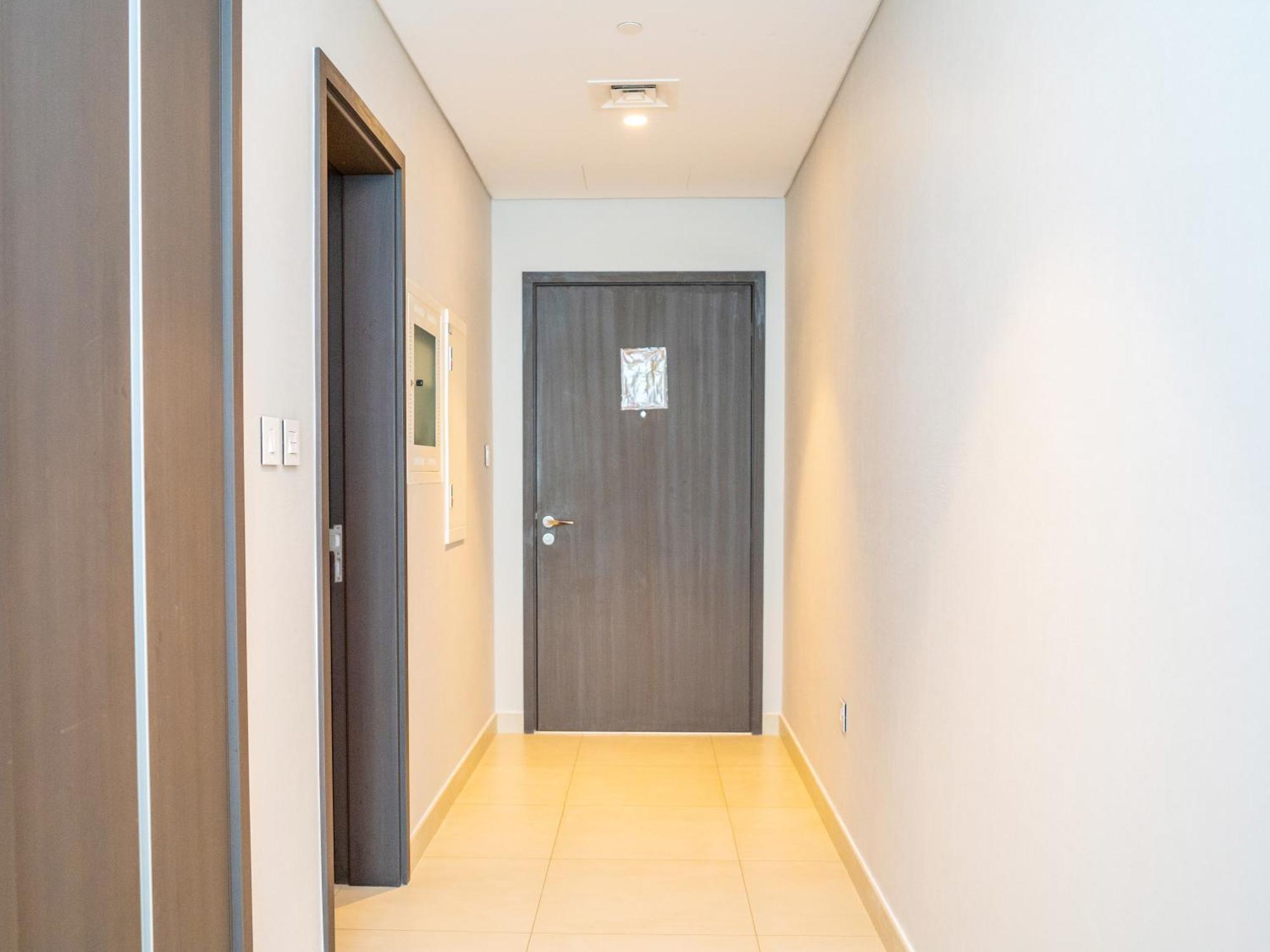 Apartamento Homesgetaway - Sophisticated 3br With Maids In Downtown Dubai