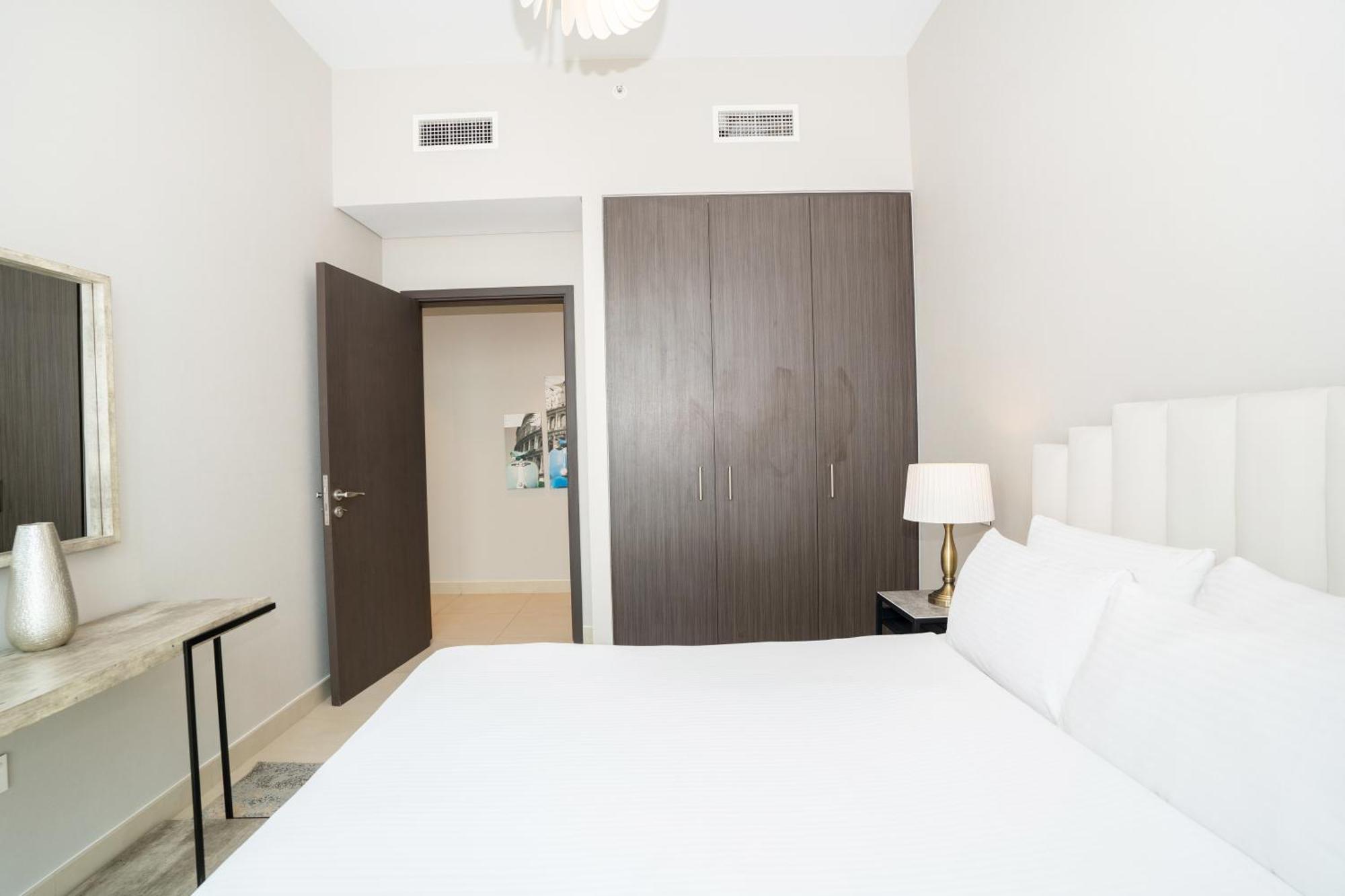 Homesgetaway - Sophisticated 3br With Maids In Downtown *